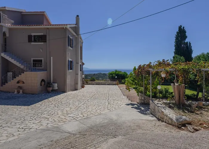 Vivian's Endless View Apartment Svoronata